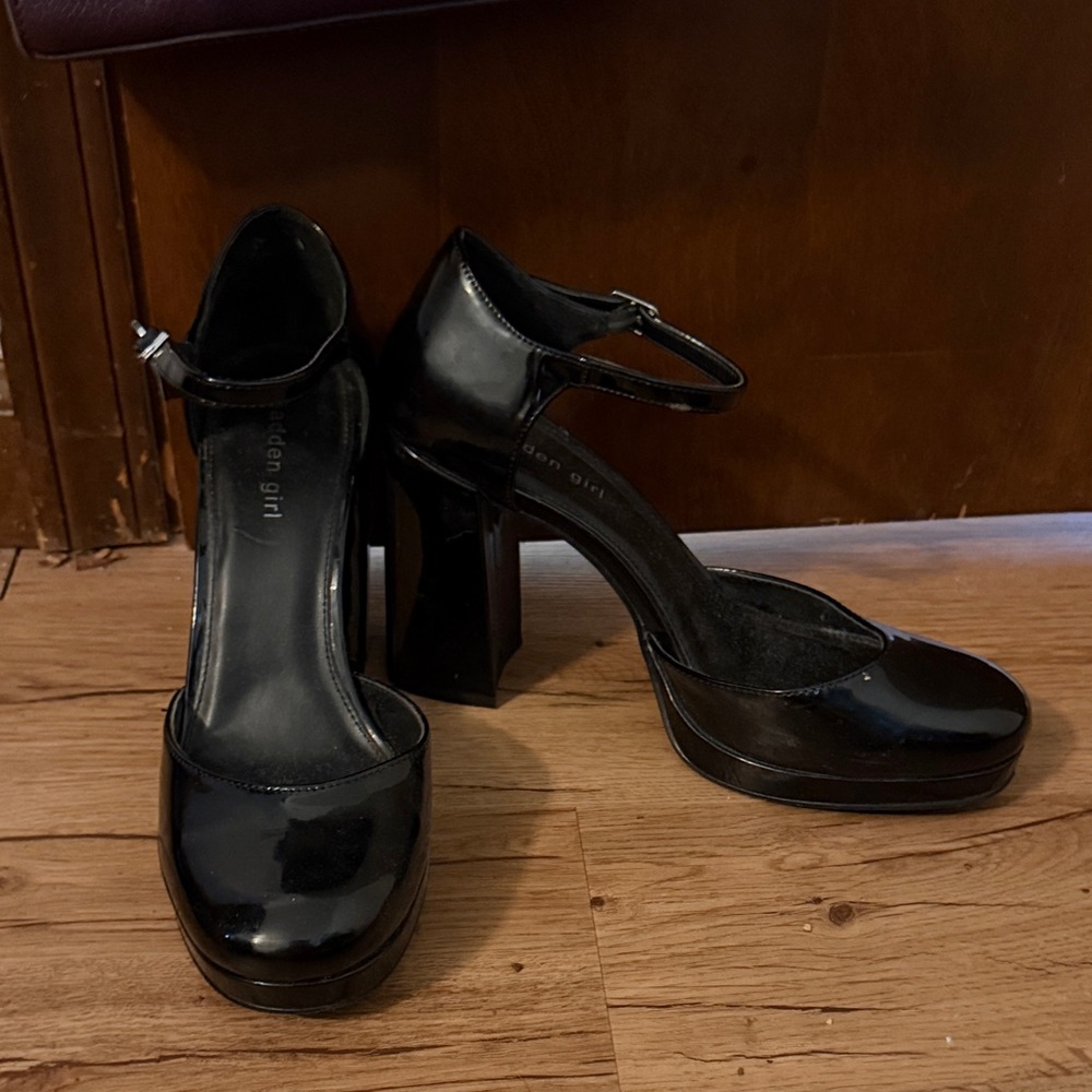 Elegant Black Platform Heels Madden Girl size 9.5 Like New